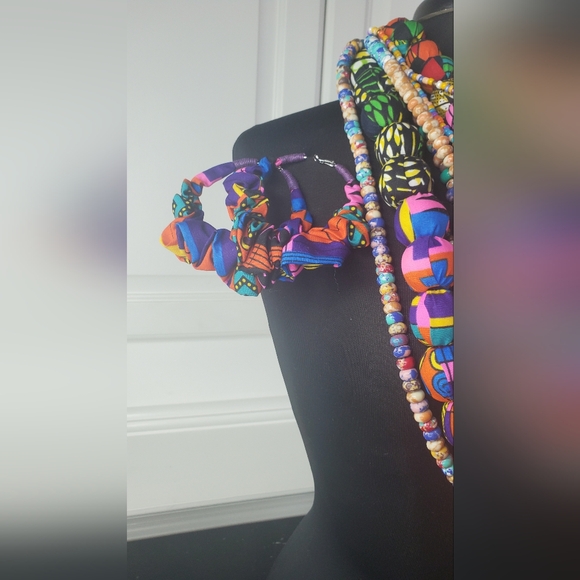 SASSY JONES Asante Colorful Beaded Necklace Set - Picture 3 of 10